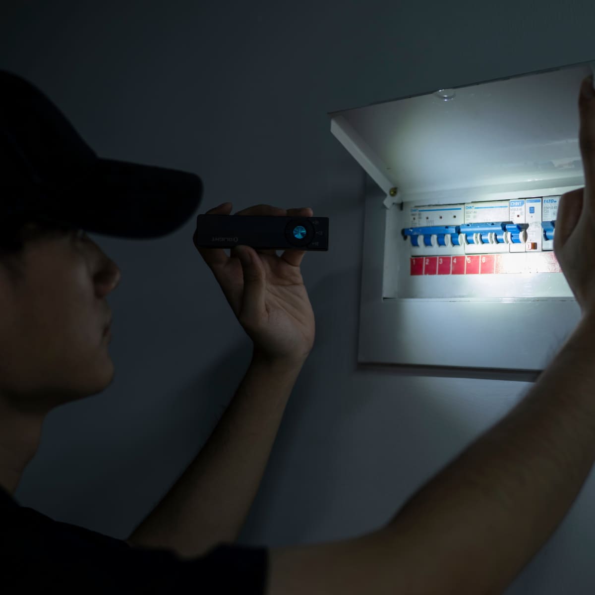 Linterna de mano UV Olight ArkPro Lite - Imagen 10